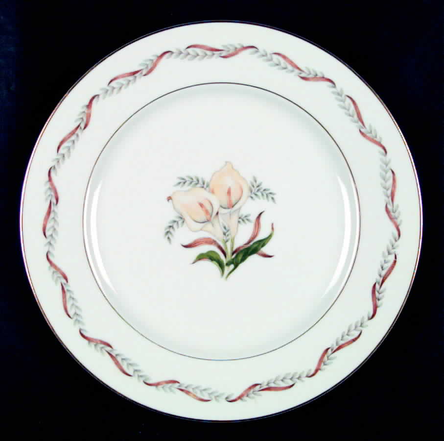 Valdivia Dinner Plate by Aichi-1