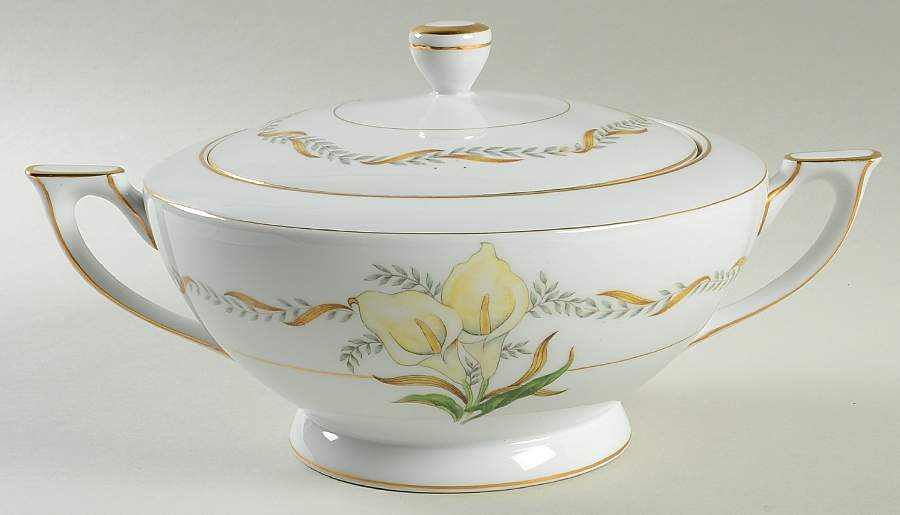 Valdivia Round Covered Vegetable by Aichi-1