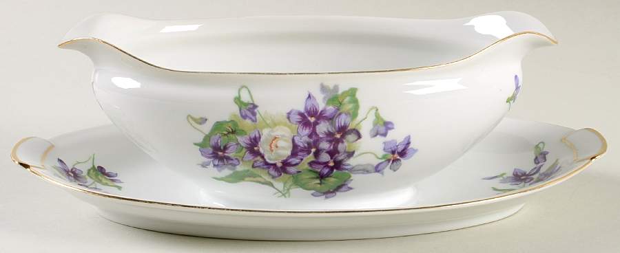 Beverly Gravy Boat with Attached Underplate by Aichi-1