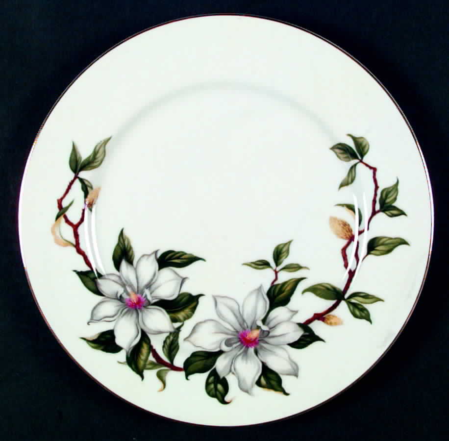Gardenia Dinner Plate by Aichi-1