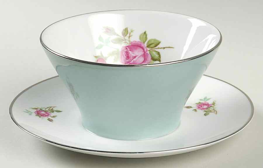 Moosrose (Platinum Trim) Gravy Boat with Attached Underplate by Alka-1