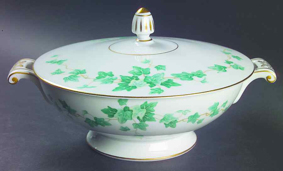 Caprice Round Covered Vegetable by Aladdin-1