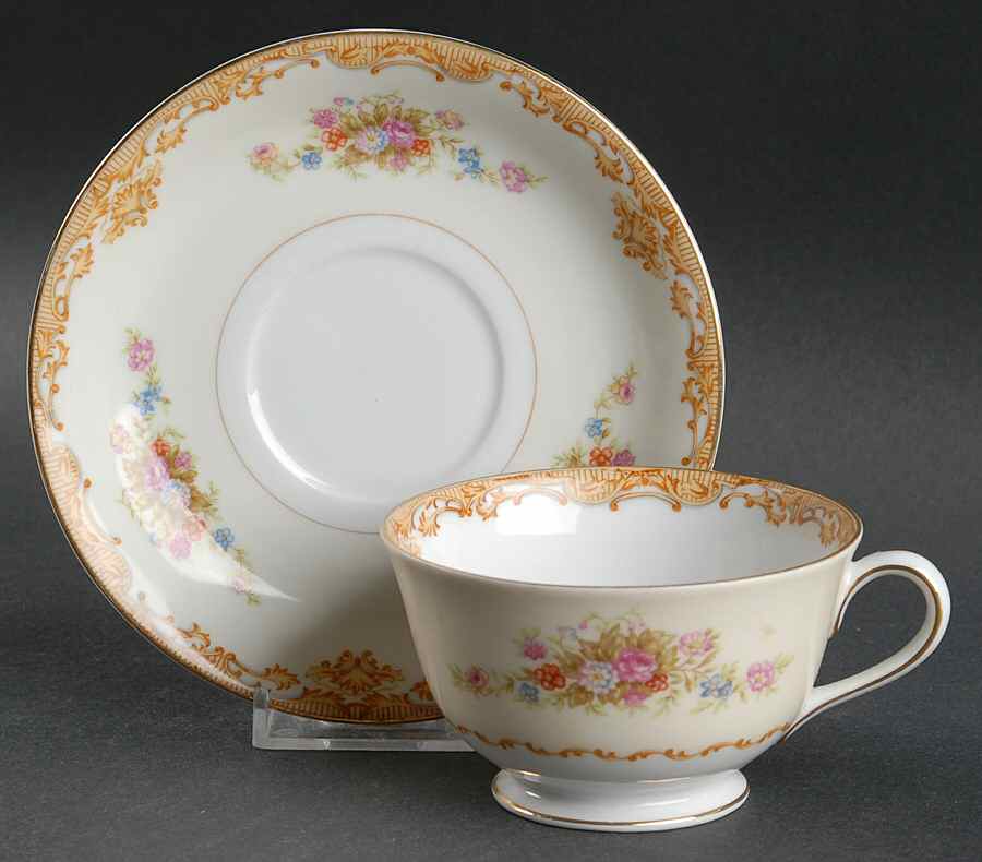 Coronet Footed Cup & Saucer Set by Aladdin-1
