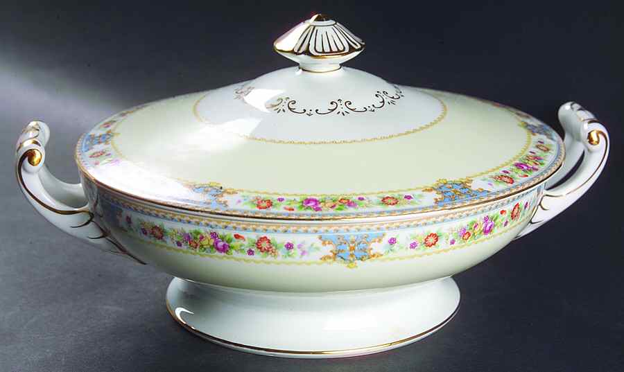 Empress Round Covered Vegetable by Aladdin-1