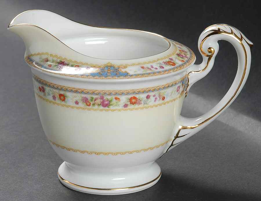 Empress Creamer by Aladdin-1