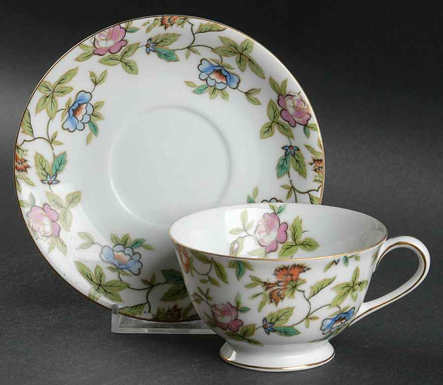 Fantasia Footed Cup & Saucer Set by Aladdin-1