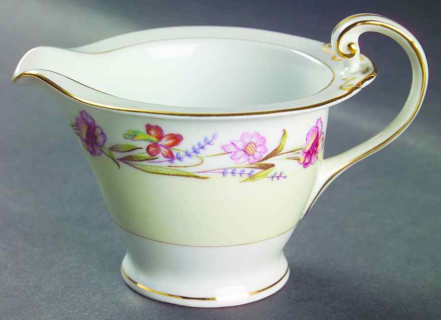 Garland Creamer by Aladdin-1