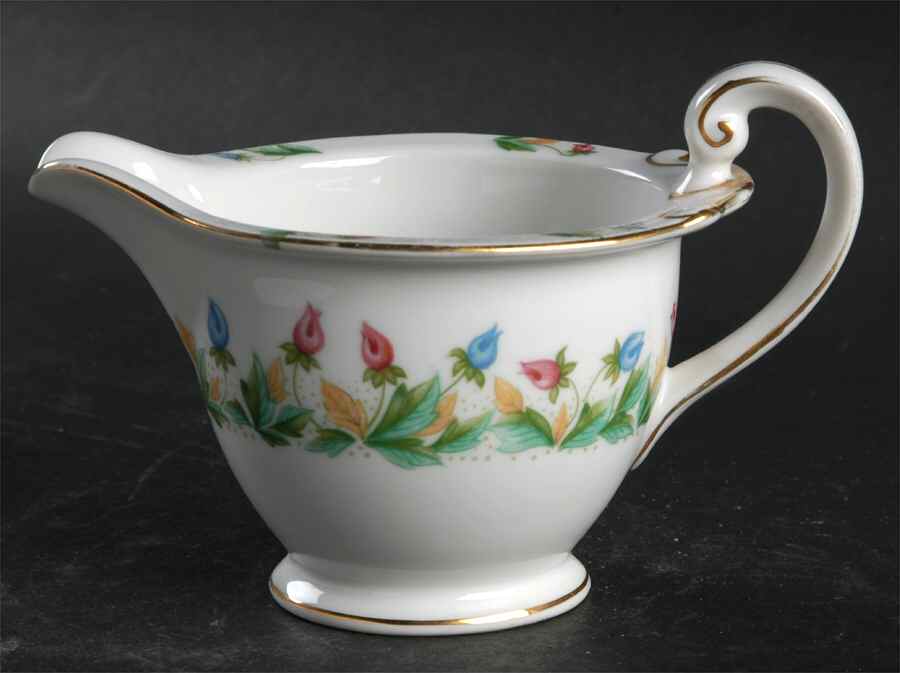 Hollandia Creamer by Aladdin-1