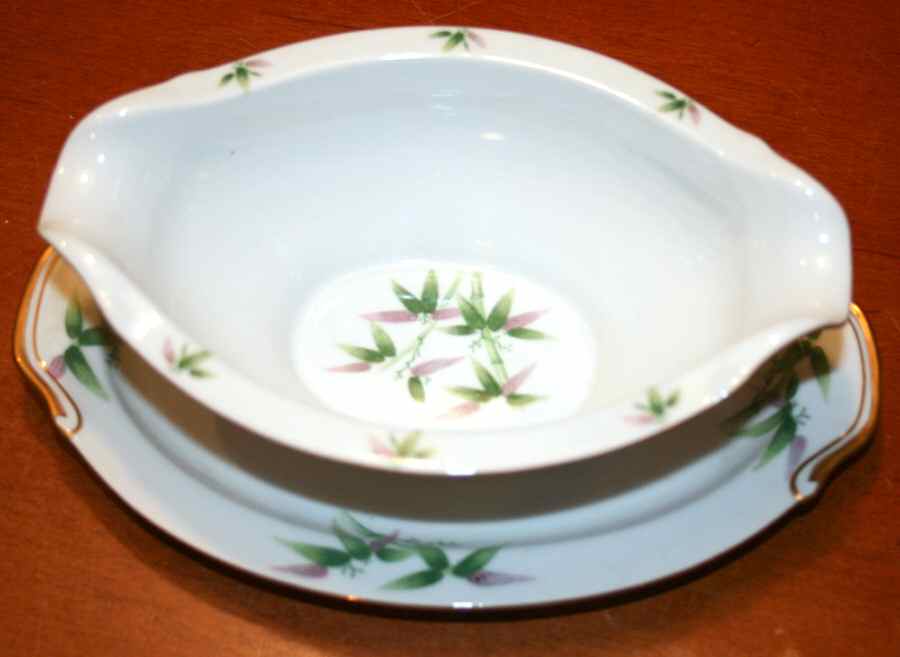 Malayan Gravy Boat with Attached Underplate by Aladdin-1