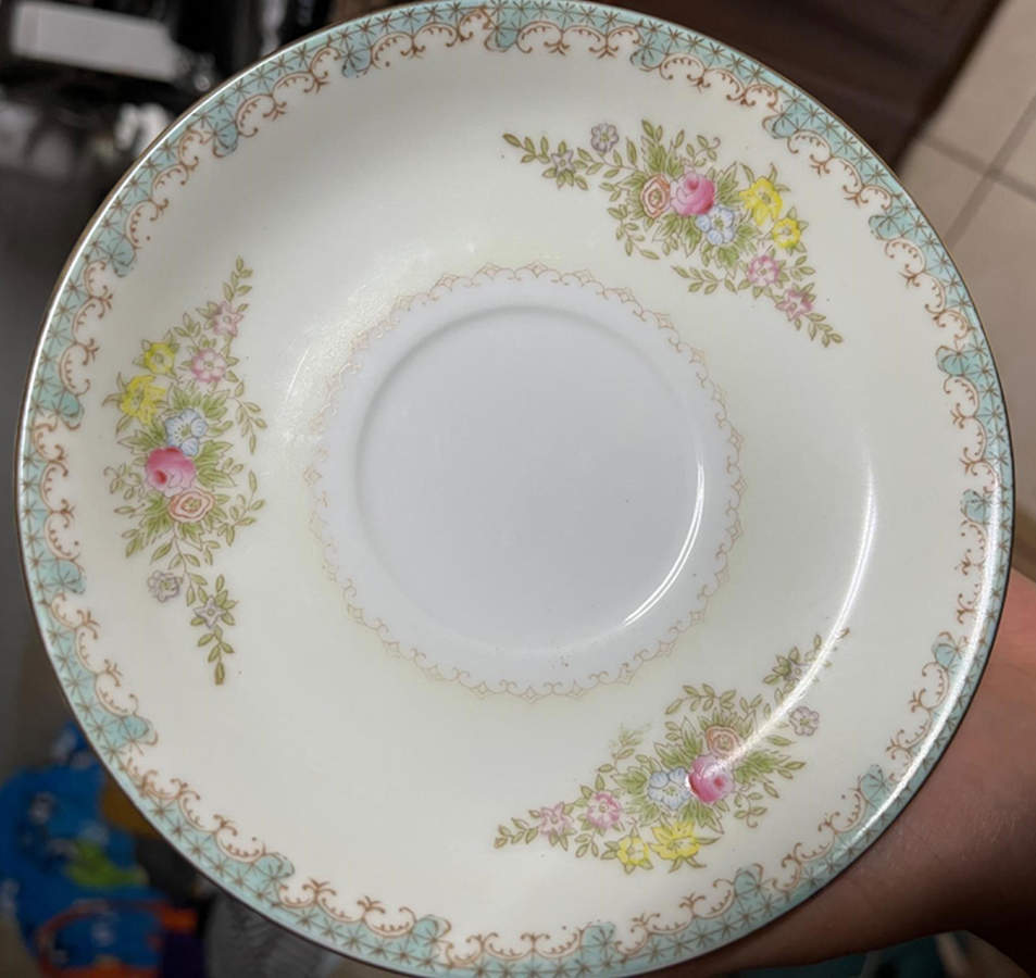Sussex Saucer by Aladdin-1