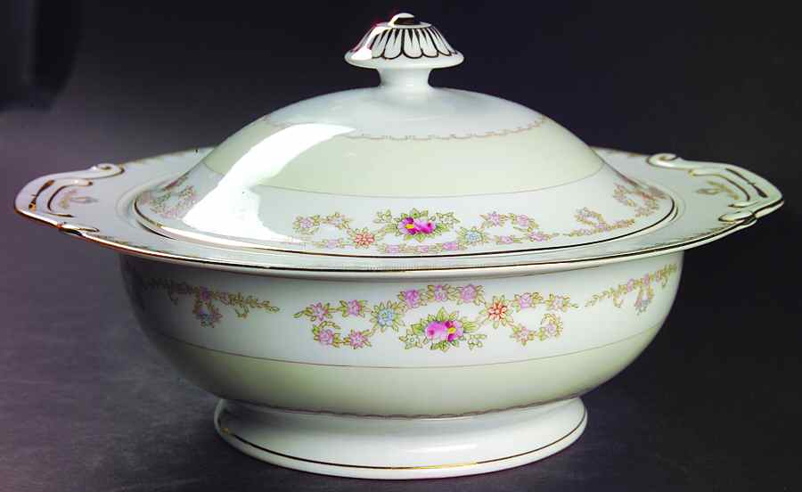 Sussex Round Covered Vegetable by Aladdin-1