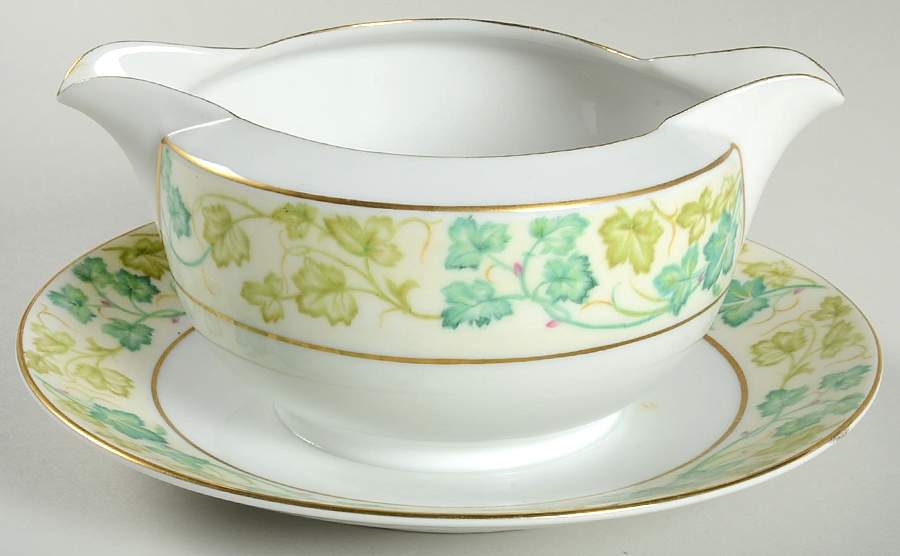Vineland Gravy Boat with Attached Underplate by Aladdin-1