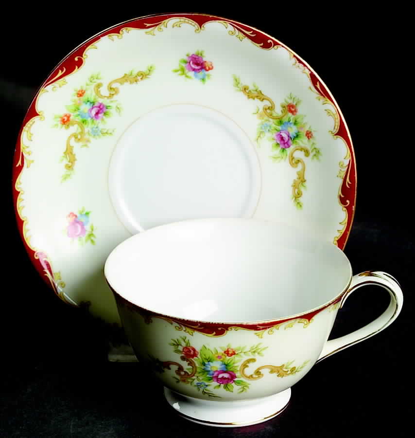 Wembley Footed Cup & Saucer Set by Aladdin-1