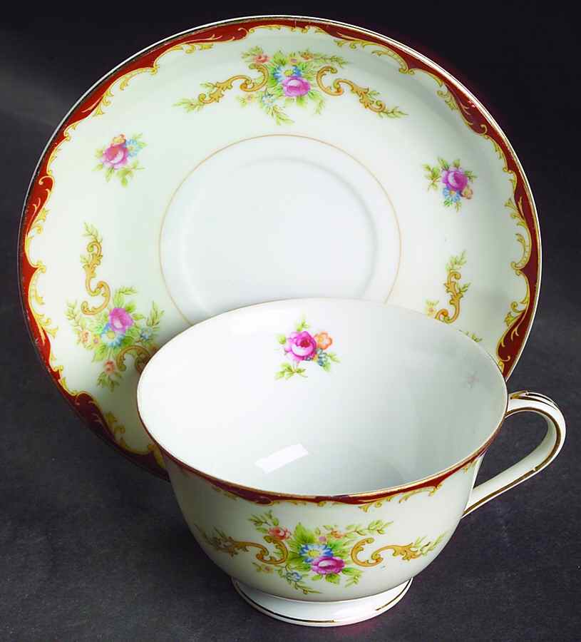 Wembley Footed Cup & Saucer Set by Aladdin-1