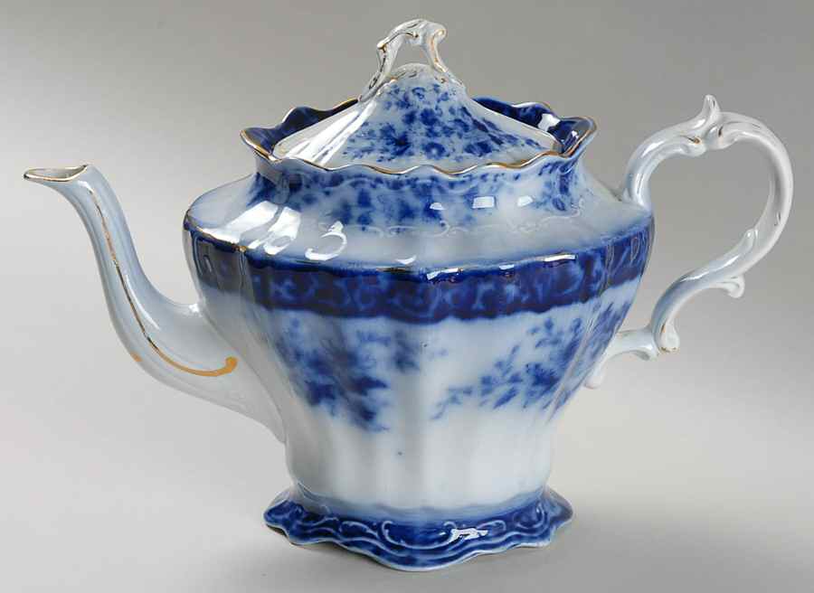 Touraine (Flow Blue) Teapot & Lid by Henry Alcock-1