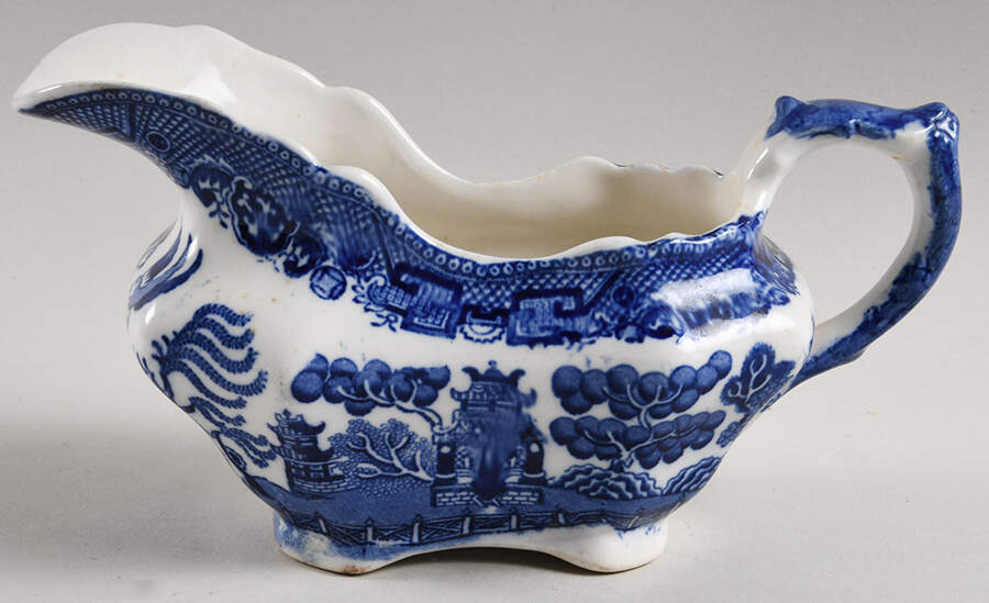 Willow Blue (Smooth) Gravy Boat by Allerton's-1