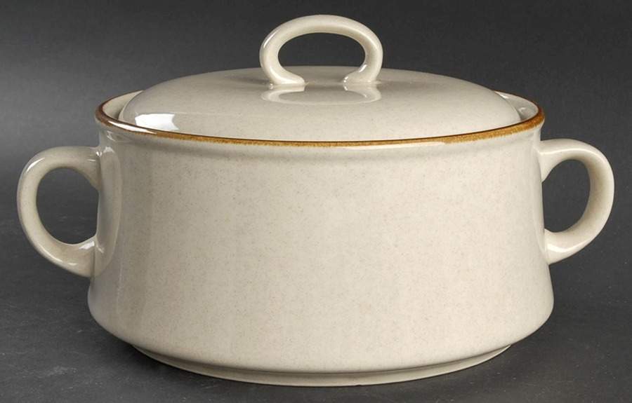 Genesis 2 Qt Round Covered Casserole by Alpine Mountain-1