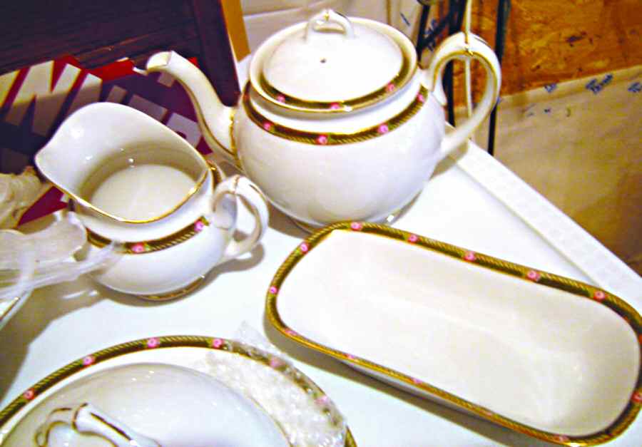 ALT104 Teapot & Lid by Altrohlau-1