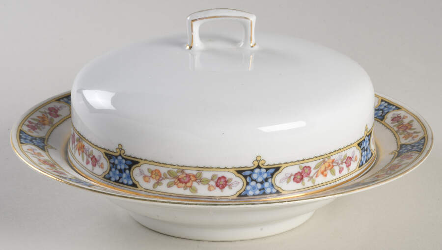 ALT108 Round Covered Butter with Strainer by Altrohlau-1