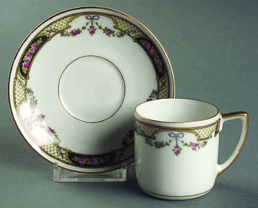 ALT37 Flat Demitasse Cup & Saucer Set by Altrohlau-1
