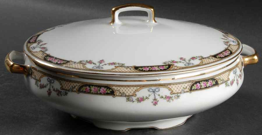 ALT37 Round Covered Vegetable by Altrohlau-1