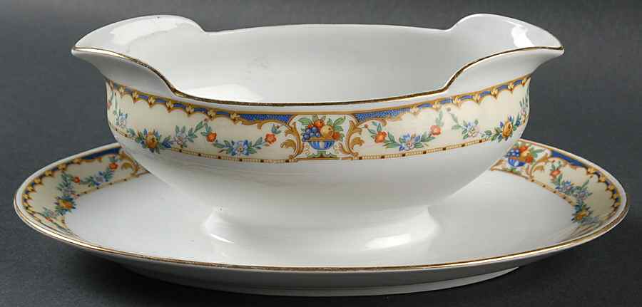 ALT41 Gravy Boat with Attached Underplate by Altrohlau-1