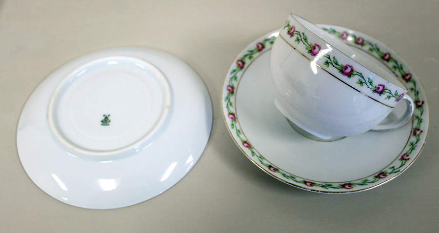 ALT8 Flat Cup & Saucer Set by Altrohlau-1