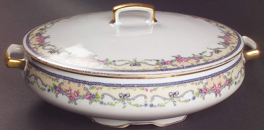 Arabesque Round Covered Vegetable by Altrohlau-1