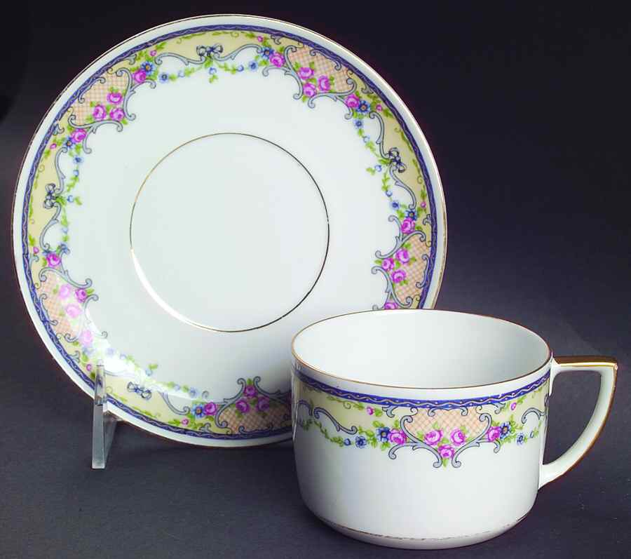 Arabesque Flat Cup & Saucer Set by Altrohlau-1