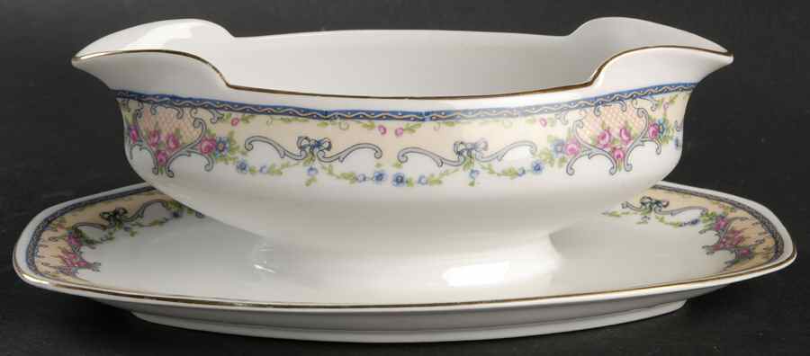 Arabesque Gravy Boat with Attached Underplate by Altrohlau-1