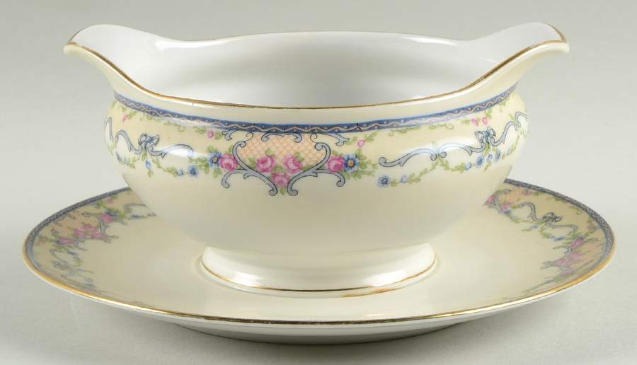 Arabesque Gravy Boat with Attached Underplate by Altrohlau-1