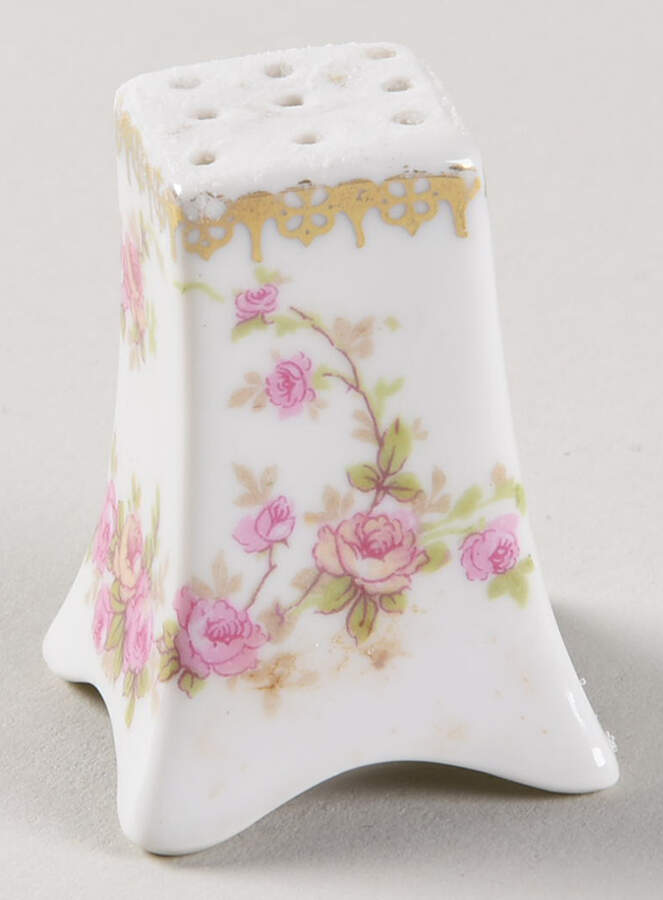 Bridal Rose (Scalloped, Gold Edge) Individual Pepper Shaker by Altrohlau-1