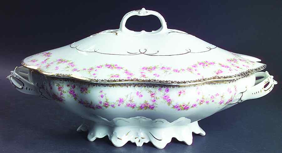 Bridal Rose (Scalloped, Gold Edge) Tureen &  Lid by Altrohlau-1