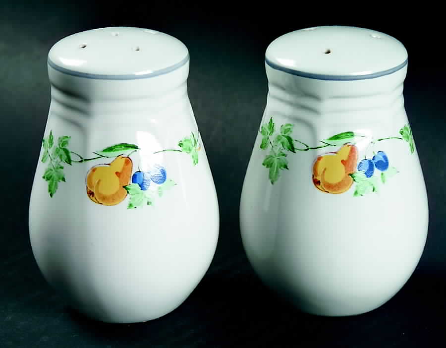 Nanci Salt & Pepper Set by AMG-1