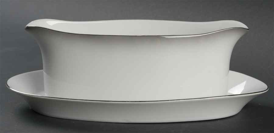 Angelique Gravy Boat with Attached Underplate by Amcrest-1