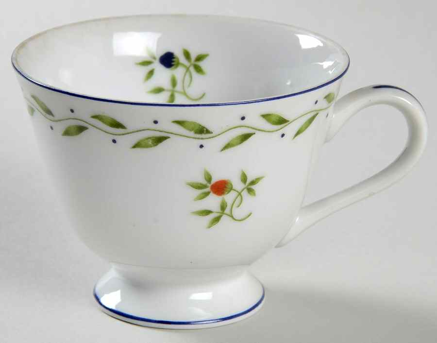 Juliette Footed Cup by Amcrest-1