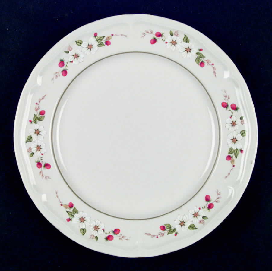 Berries In Bloom Dinner Plate by Anchor Hocking-1