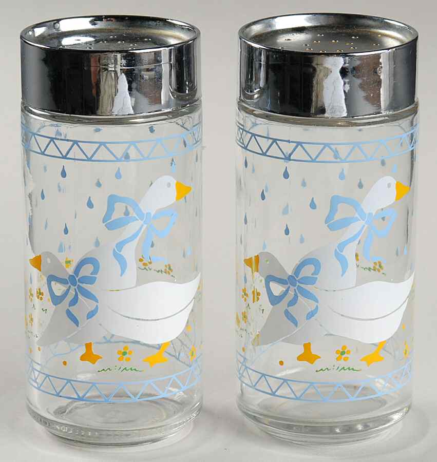 Farm Country Glassware Salt and Pepper Set by Anchor Hocking-1