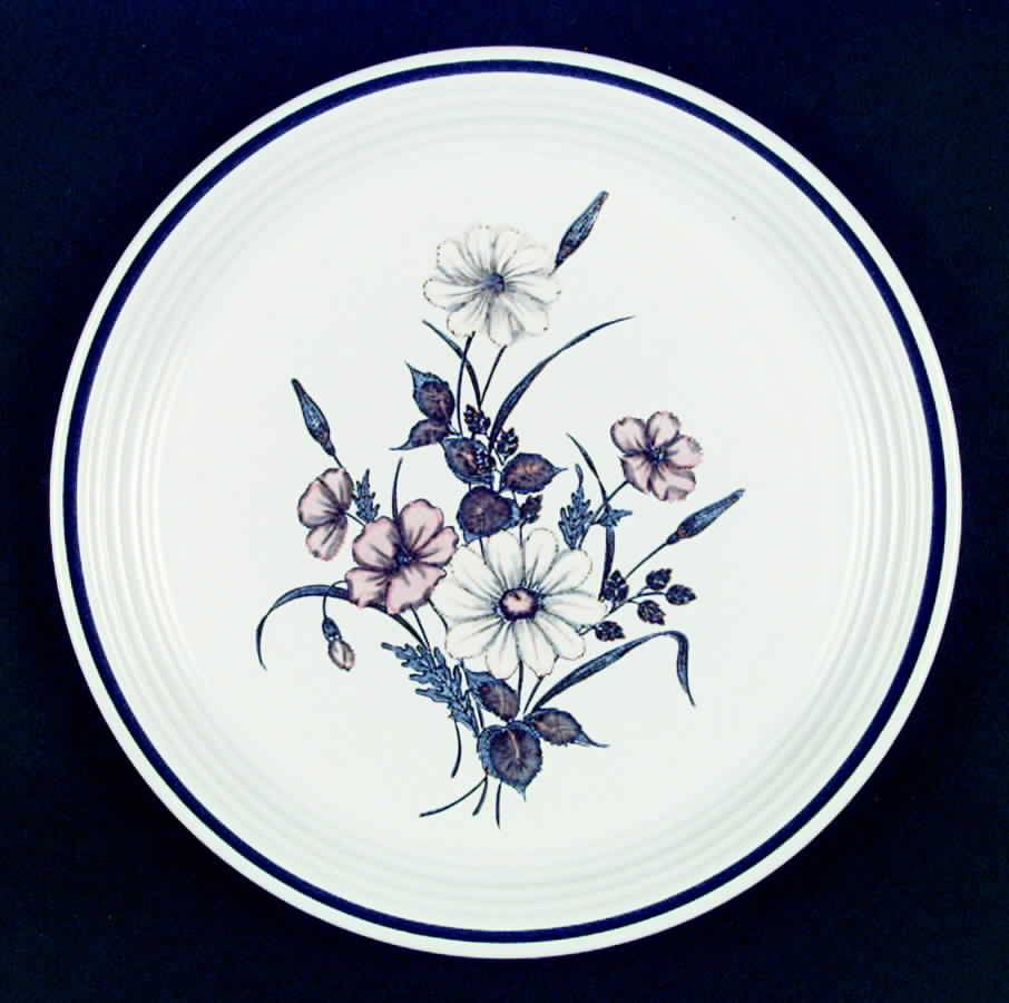 Victoriana Dinner Plate by Anchor Hocking-1