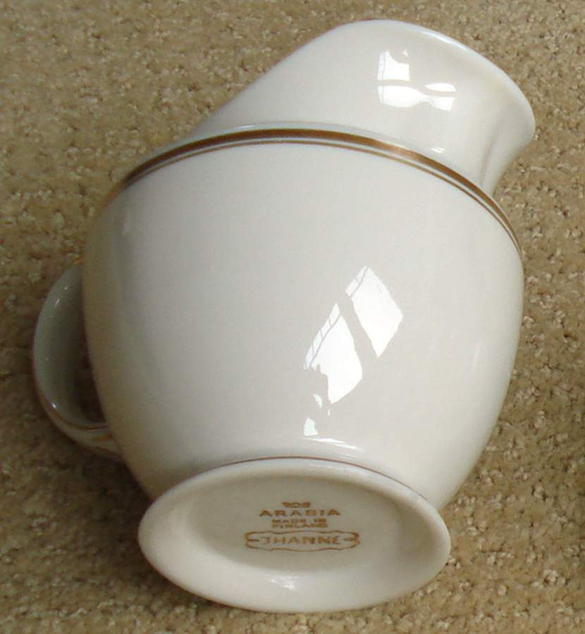 ARA18 Creamer by Arabia of Finland-1