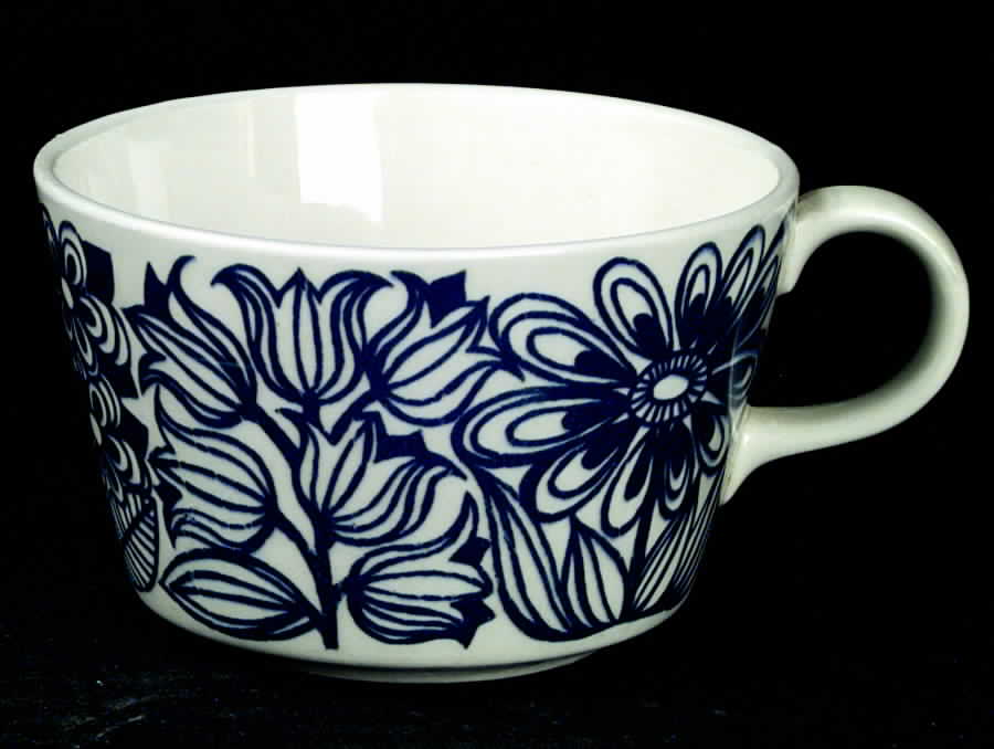 ARA7 Flat Cup by Arabia of Finland-1
