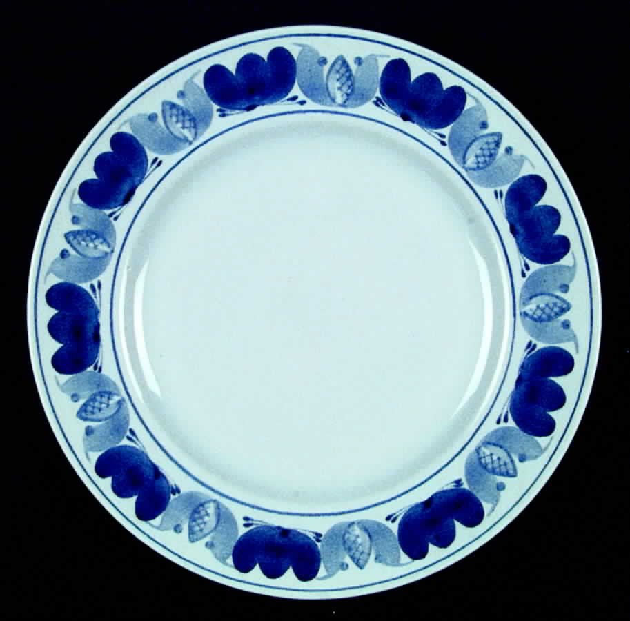 Blue Laurel Dinner Plate by Arabia of Finland-1