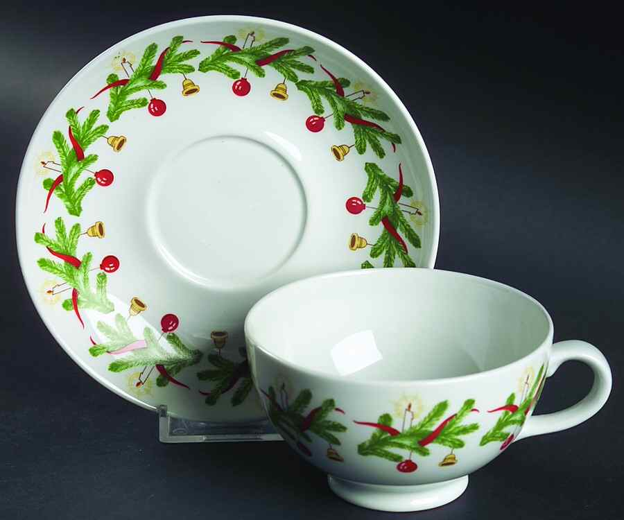 Christmas Wreath Footed Cup & Saucer Set by Arabia of Finland-1