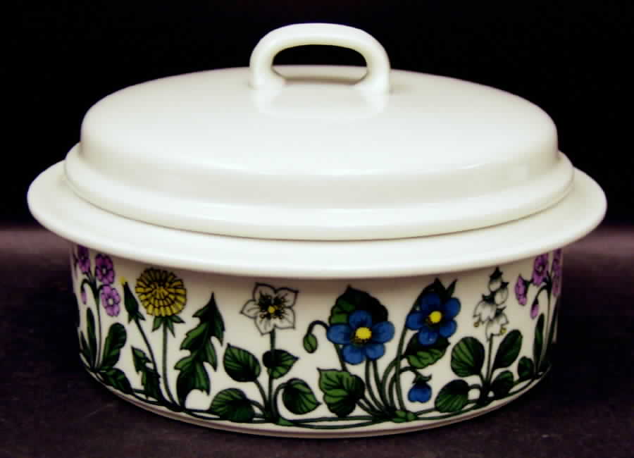 Flora 1.5 Qt Round Covered Casserole by Arabia of Finland-1