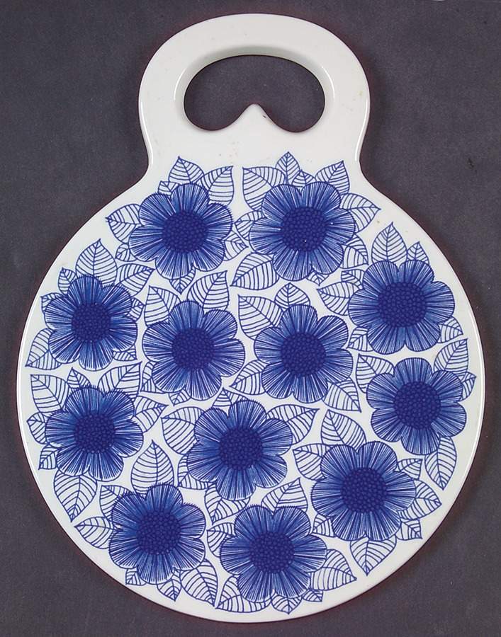 Malva Round Ceramic Cutting Board by Arabia of Finland-1