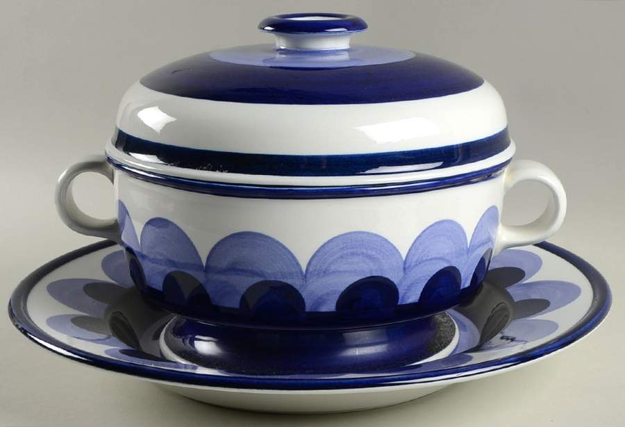 Paju Tureen & Lid w/Underplate by Arabia of Finland-1