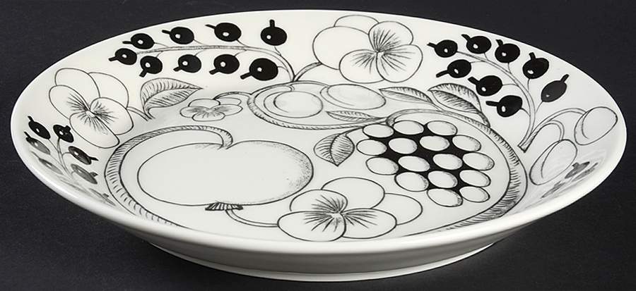 Paratiisi Black Salad Plate by Arabia of Finland-1