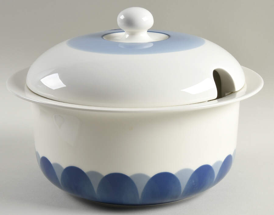 Pudas Arctica 2 Qt Round Covered Casserole by Arabia of Finland-1