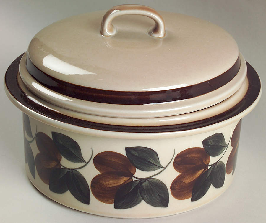 Ruija Troubadour 2.25 Qt Round Covered Casserole by Arabia of Finland-1