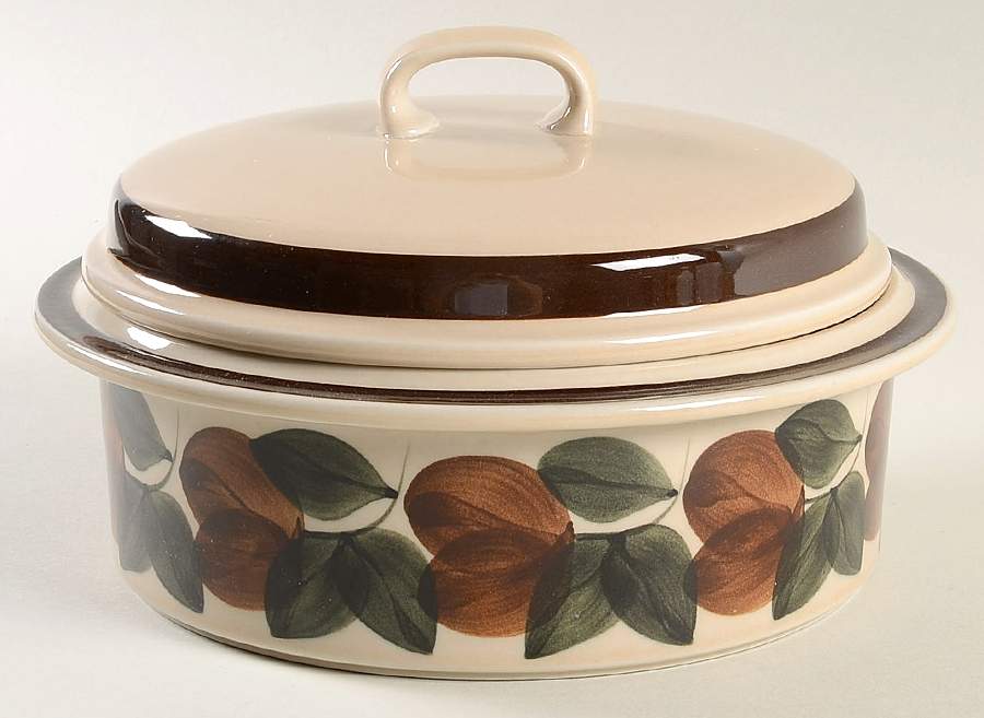 Ruija Troubadour 2.5 Qt Round Covered Casserole by Arabia of Finland-1
